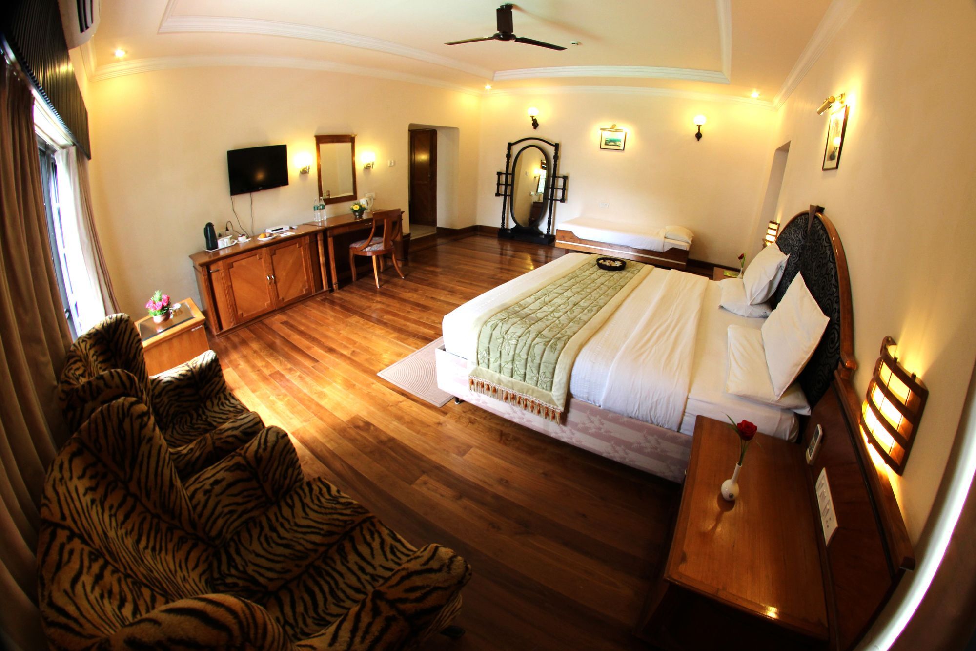 Ktdc Aranya Nivas Thekkady Hotel Kumily Exterior foto